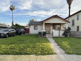 featured image of 257 W 25th St