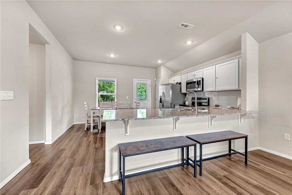 103 W Gillian Ave - Photo 7 of 26