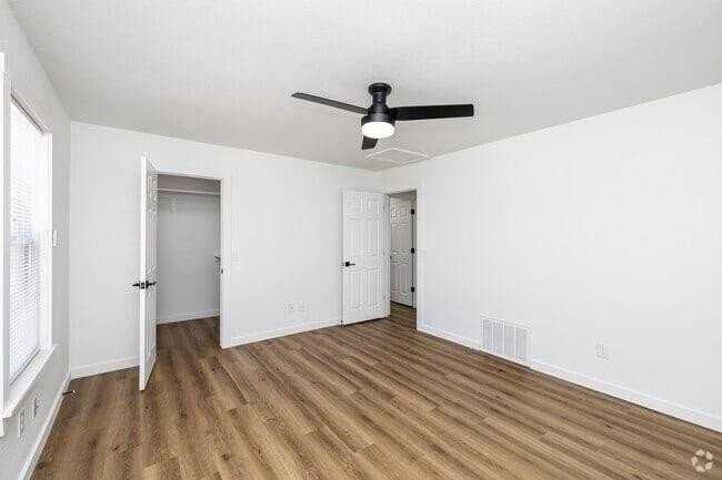 610 Se Moberly Ln #3 - Photo 4 of 8