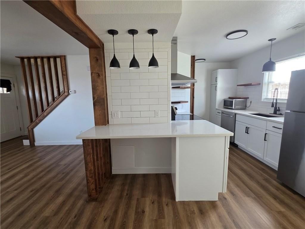 2300 Se Jayel Ter #3 - Photo 5 of 26