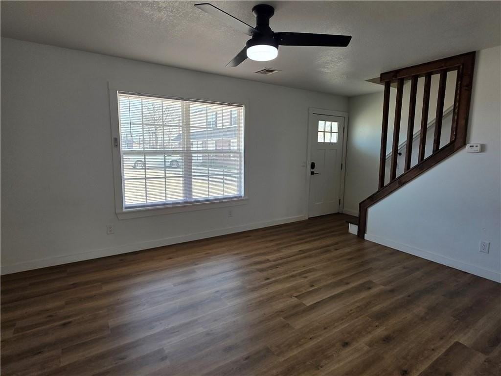 2302 Se Jayel Ter #3 - Photo 3 of 28