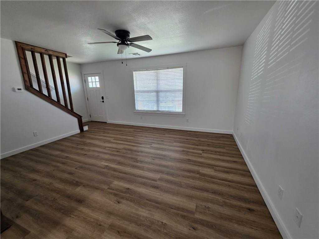 2404 Se Jayel Ter #3 - Photo 2 of 28