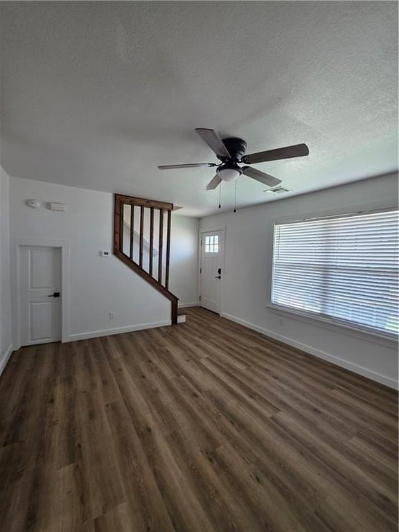 2404 Se Jayel Ter #3 - Photo 3 of 28