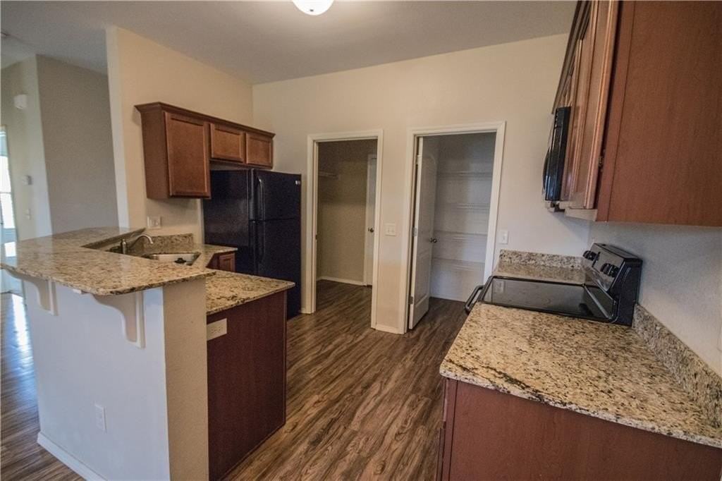 1240 Marigold Rd - Photo 3 of 8