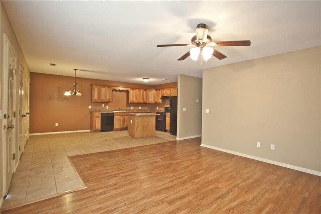 3012 S B St - Photo 2 of 13