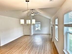 567 N Cresswell Dr - Photo 4 of 20