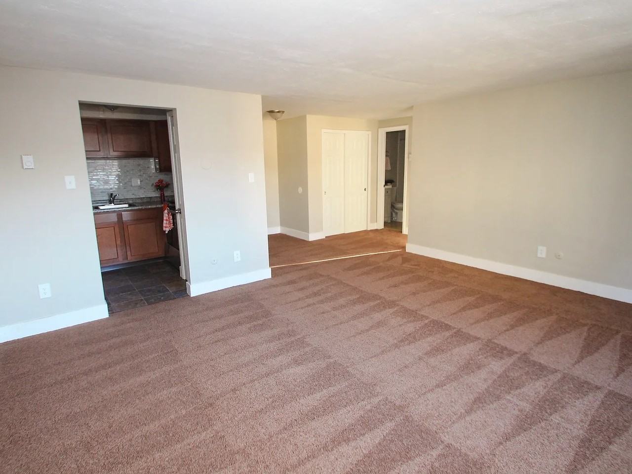 316 HICKMAN STREETAPT 8 #8 - Photo 2 of 9