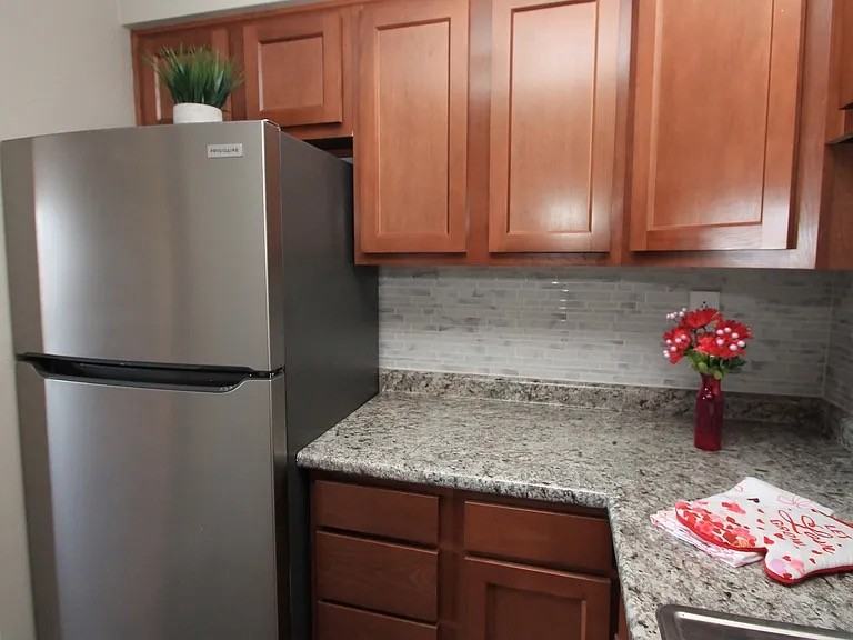 316 HICKMAN STREETAPT 8 #8 - Photo 3 of 9