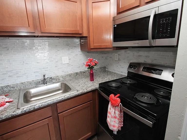 316 HICKMAN STREETAPT 8 #8 - Photo 6 of 9