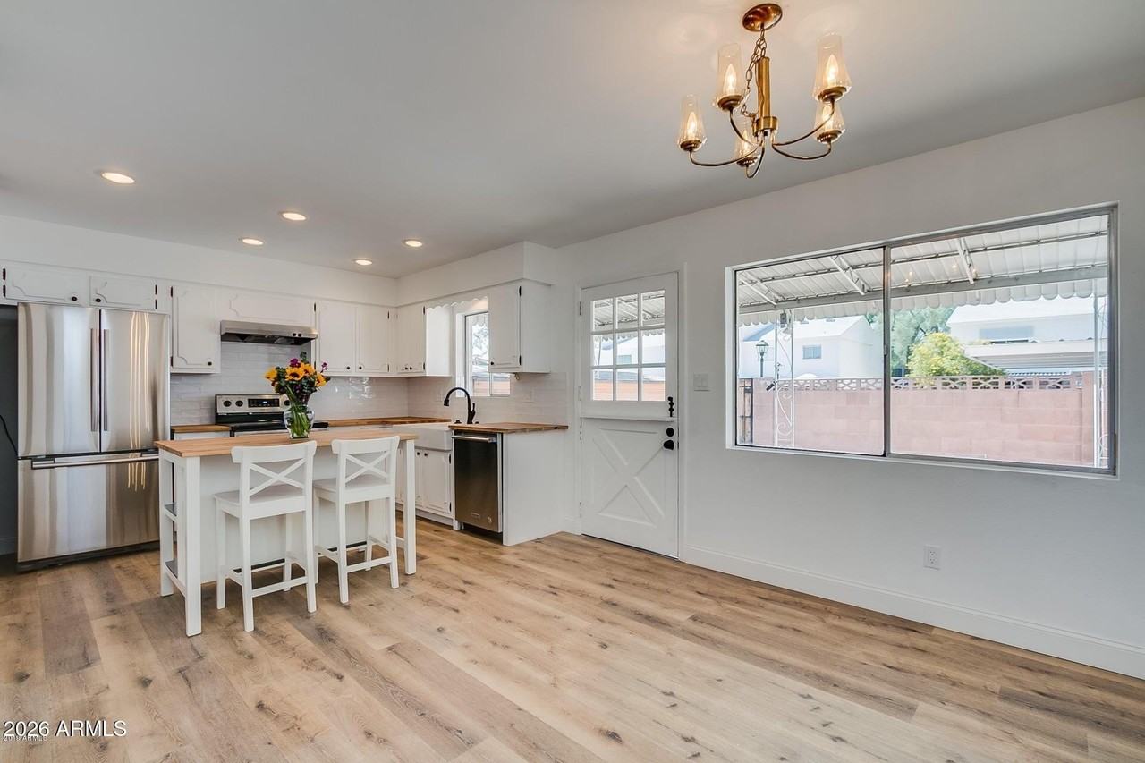 4009 E Campbell Ave - Photo 5 of 17