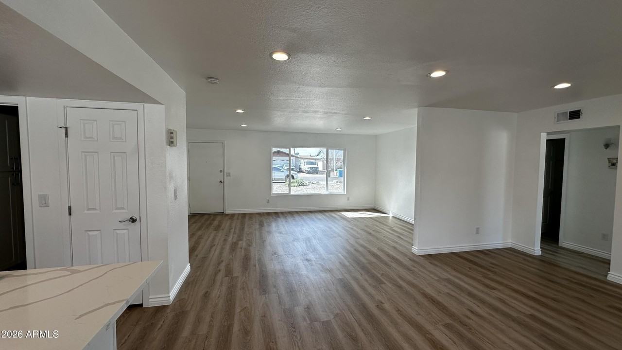 4140 W Orchid Ln - Photo 2 of 19