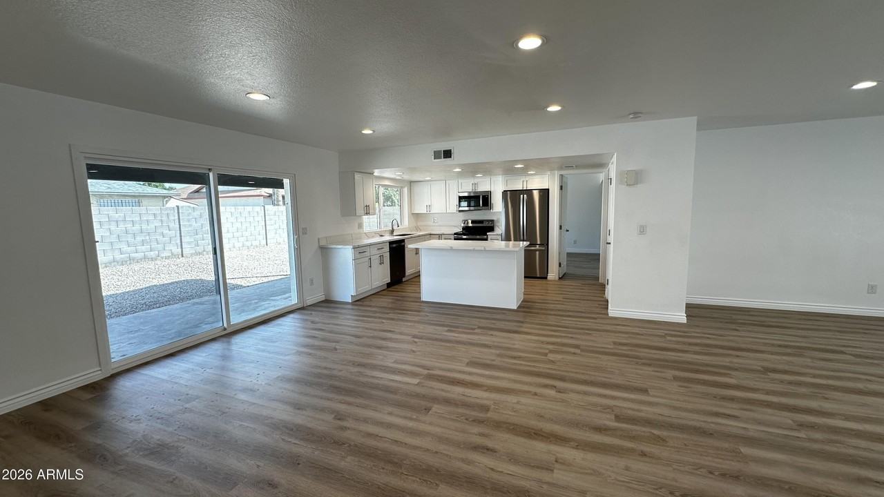 4140 W Orchid Ln - Photo 4 of 19