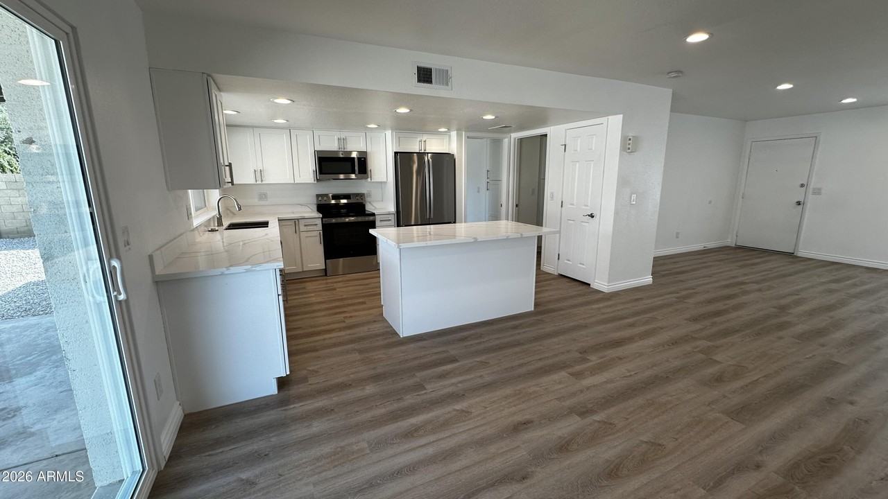 4140 W Orchid Ln - Photo 5 of 19