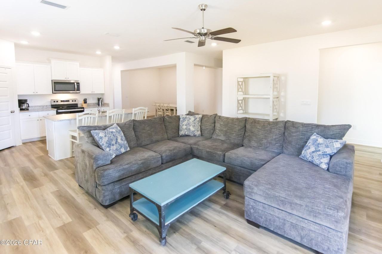 609 Hancock Way - Photo 3 of 34