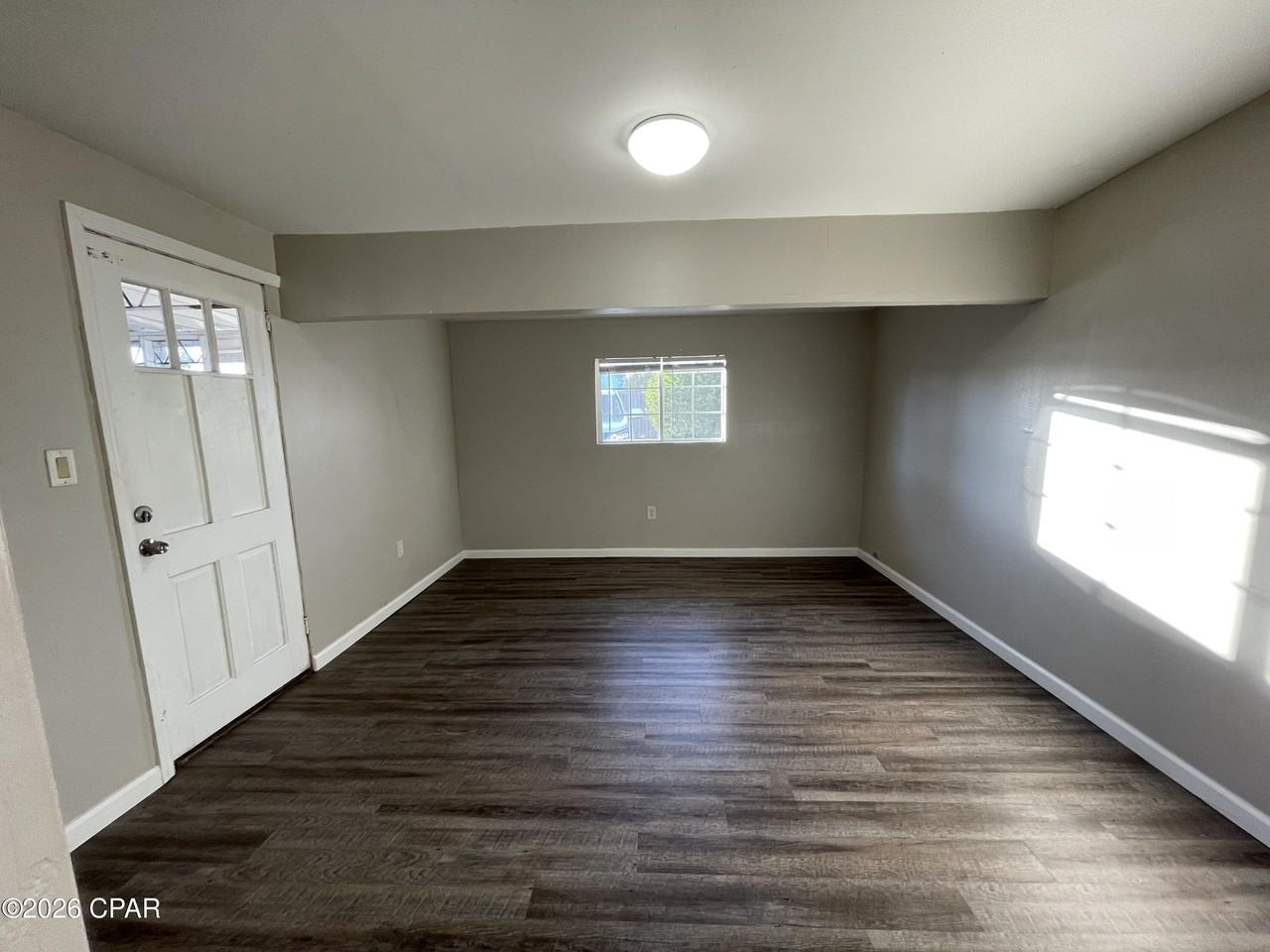 1113 Mckenzie Ave Unit B - Photo 3 of 10