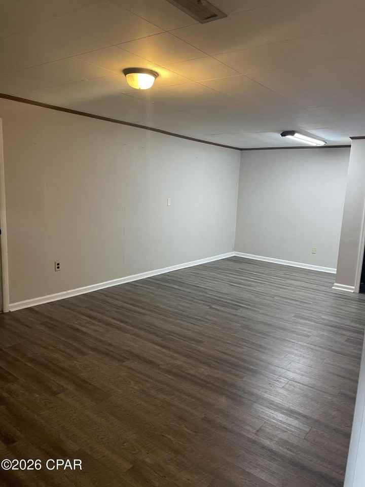 1113 Mckenzie Ave Unit B - Photo 4 of 10