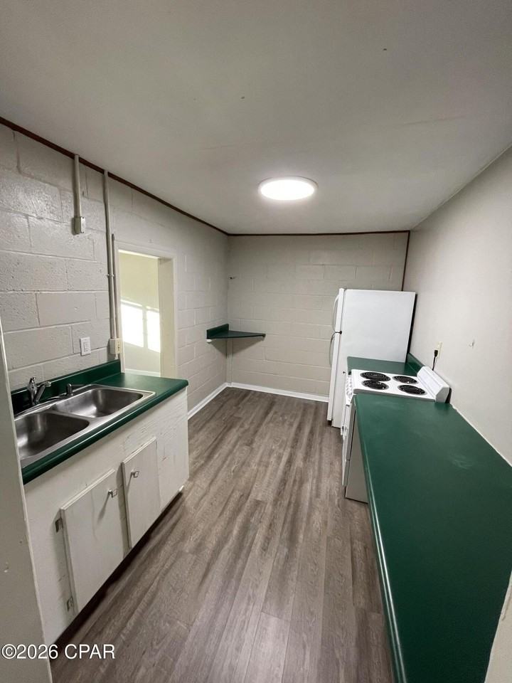 1113 Mckenzie Ave Unit B - Photo 6 of 10