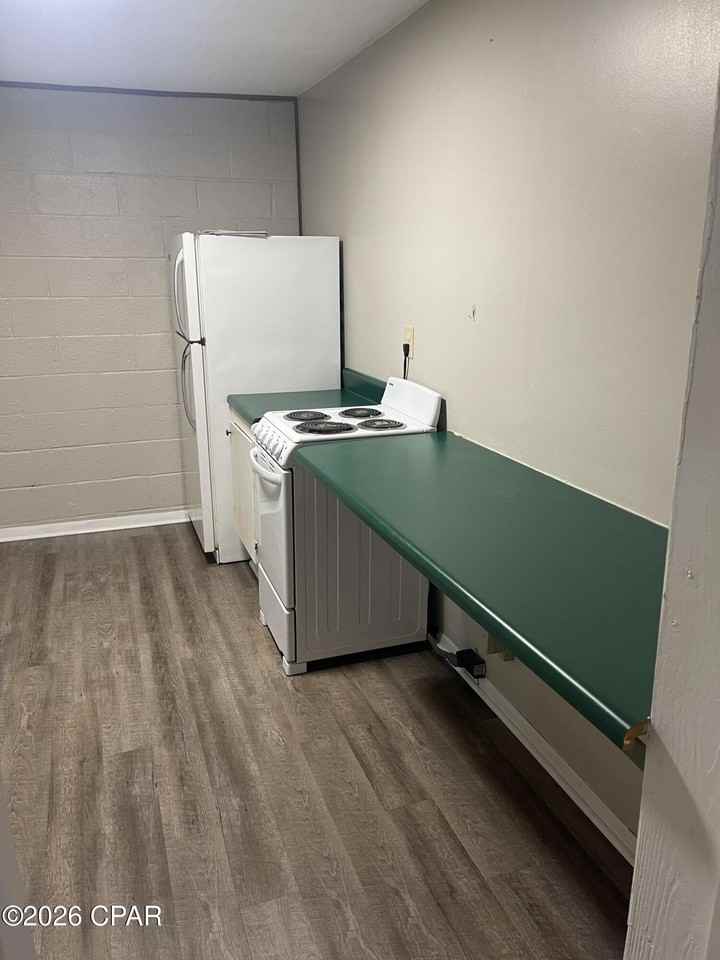 1113 Mckenzie Ave Unit B - Photo 7 of 10