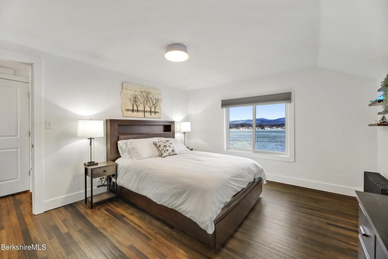 1526 North St - Photo 4 of 20