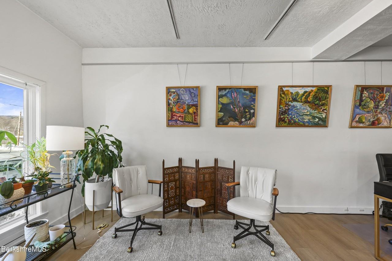 402 Park St 1st Fl - Photo 6 of 10