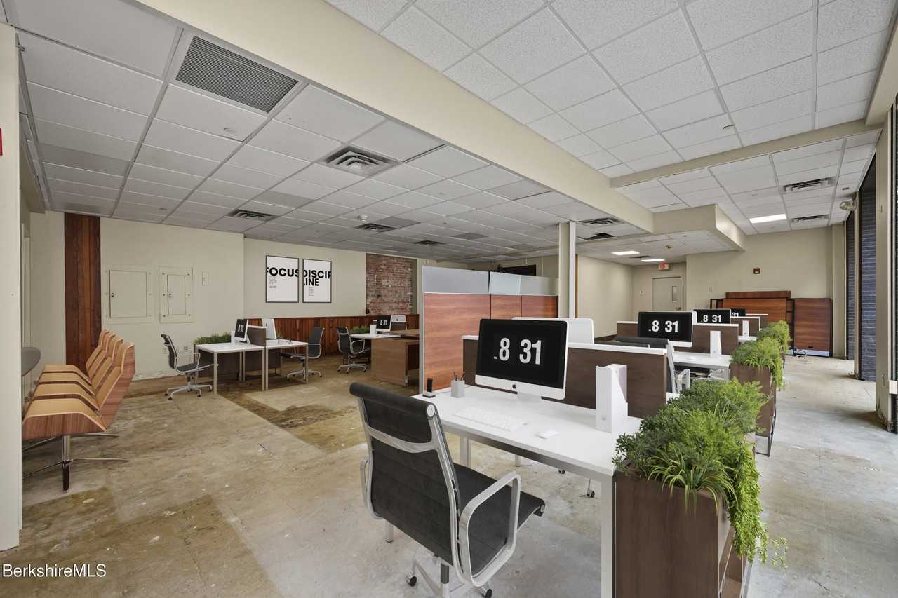 1 Fenn St - Photo 2 of 8