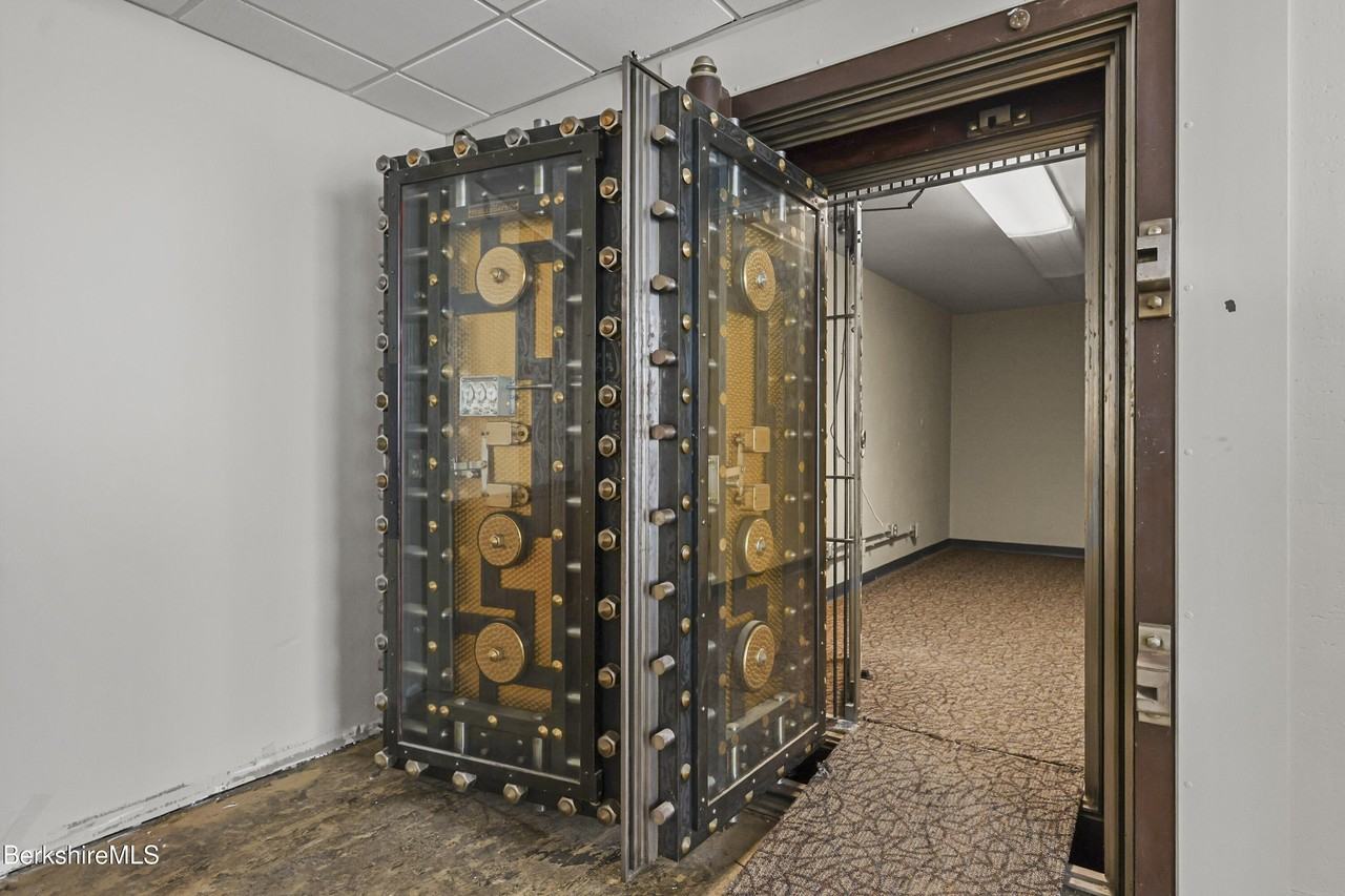 1 Fenn St - Photo 6 of 8