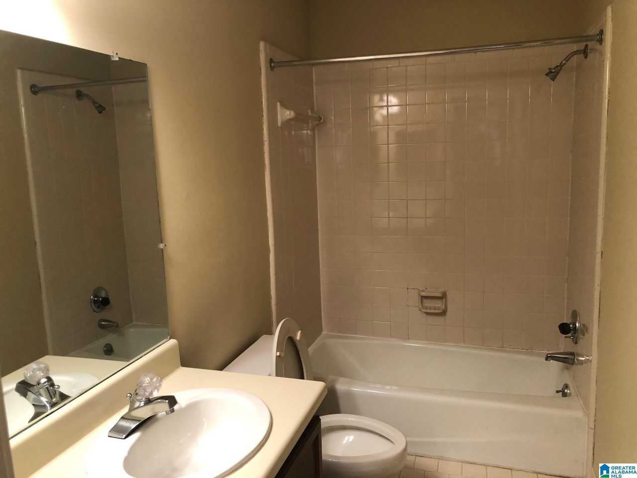 680 Idlewild Cir - Photo 5 of 15