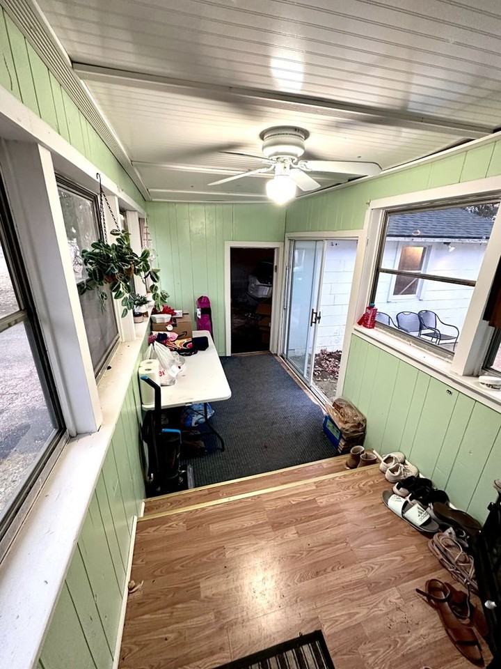 512 Grand St - Photo 6 of 13