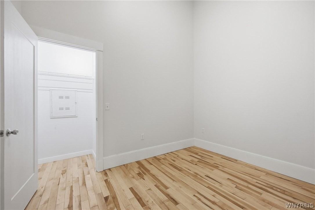 130 Pearl St - Photo 7 of 11