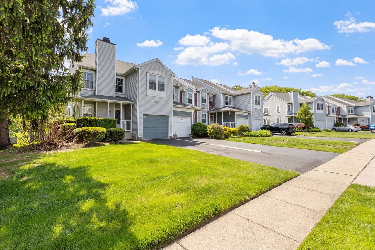 81 Kirkwood Dr - Photo 2 of 38