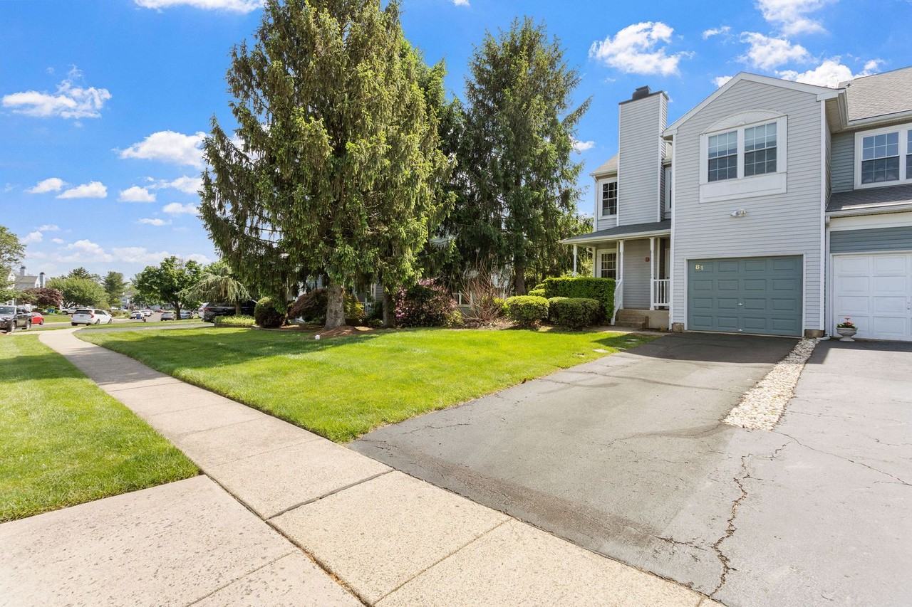 81 Kirkwood Dr - Photo 3 of 38