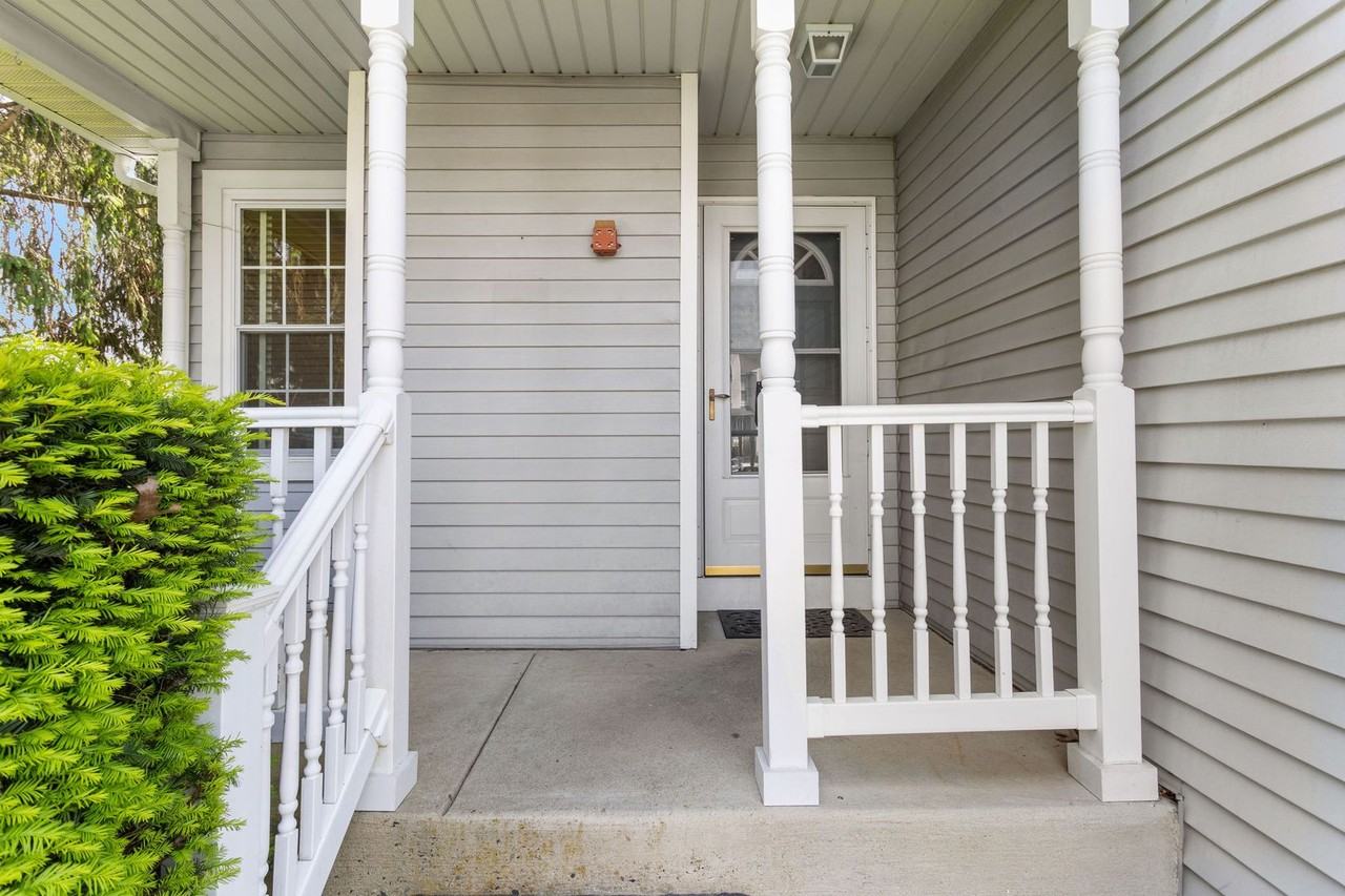 81 Kirkwood Dr - Photo 4 of 38