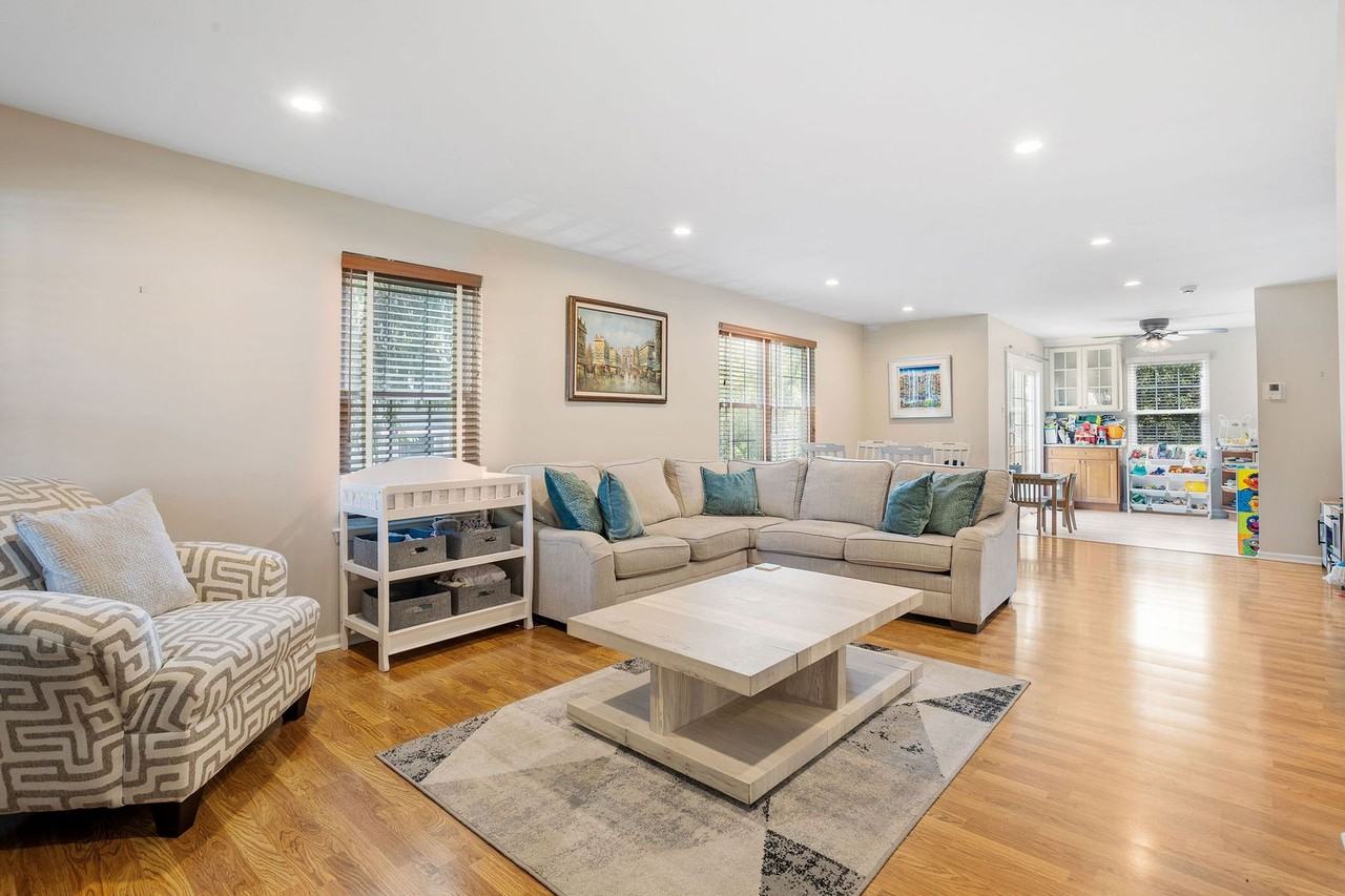 81 Kirkwood Dr - Photo 6 of 38