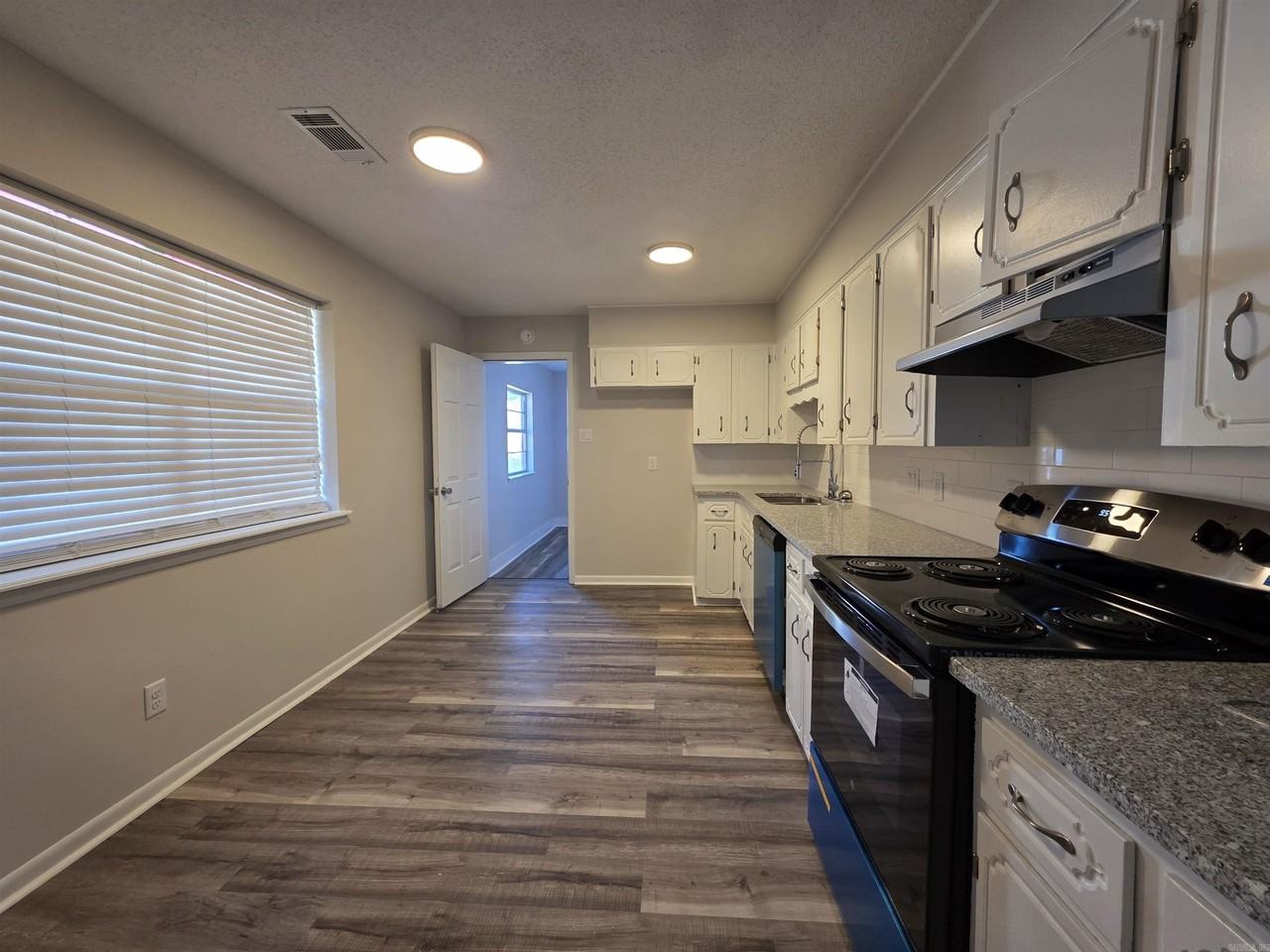 4 Georgeann Cir - Photo 6 of 25