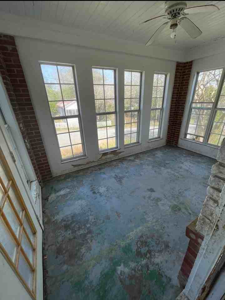 2738 10th St - Photo 4 of 6