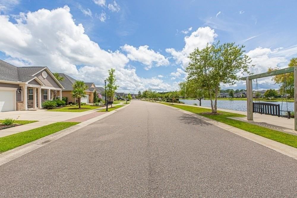 1749 Paddington St - Photo 2 of 15