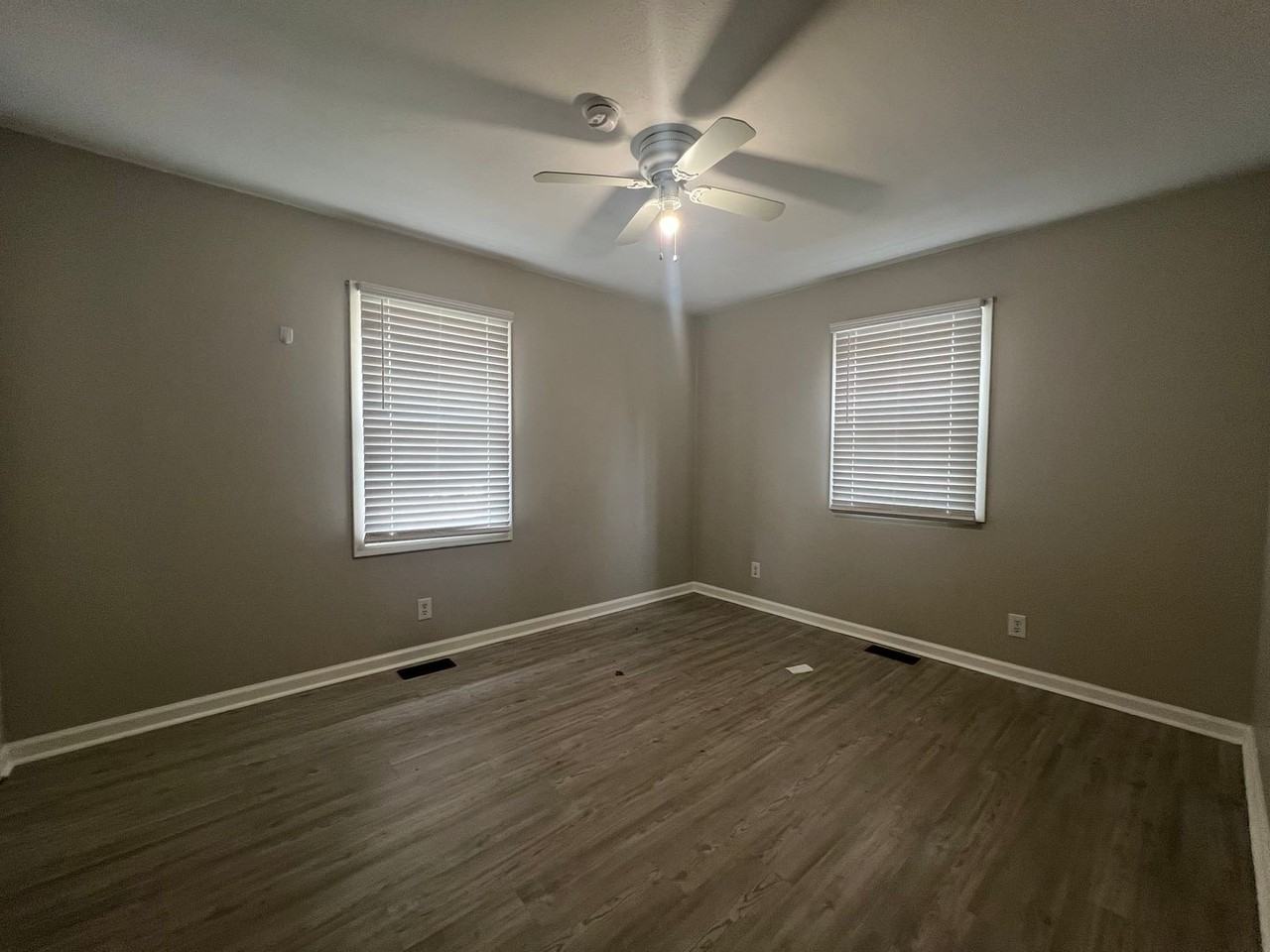 4011 E Englewood Blvd - Photo 6 of 11