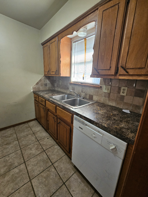 211 N Grace St #6 - Photo 7 of 17