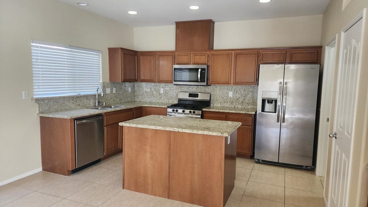 1207 Palmas Rdg - Photo 3 of 30