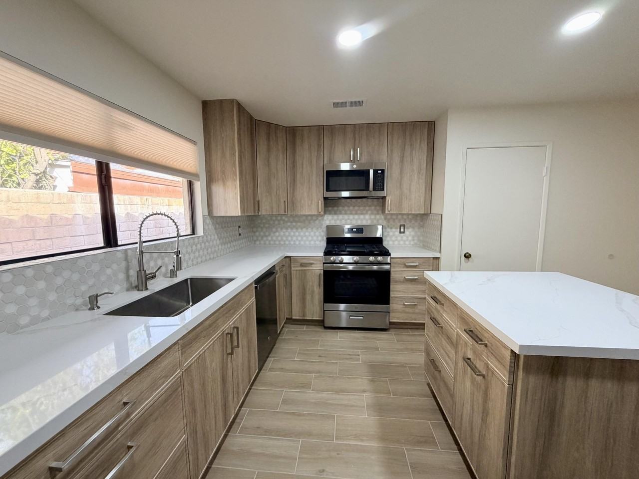 1496 E Luna Way - Photo 3 of 14