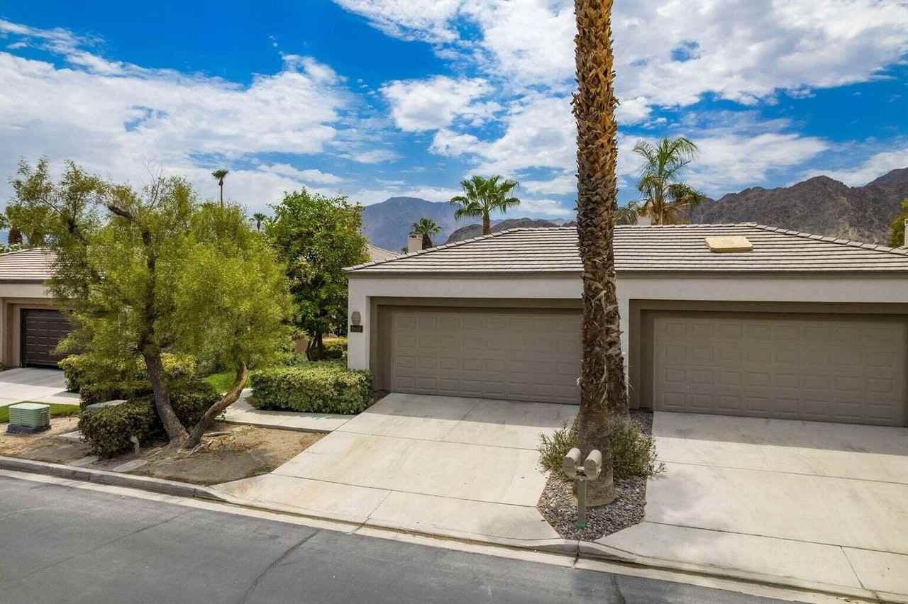 54635 Shoal Crk - Photo 2 of 41