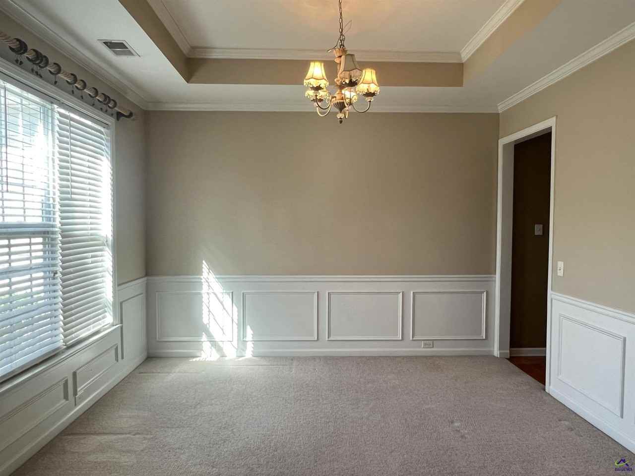 312 Hearthwood Dr - Photo 7 of 35