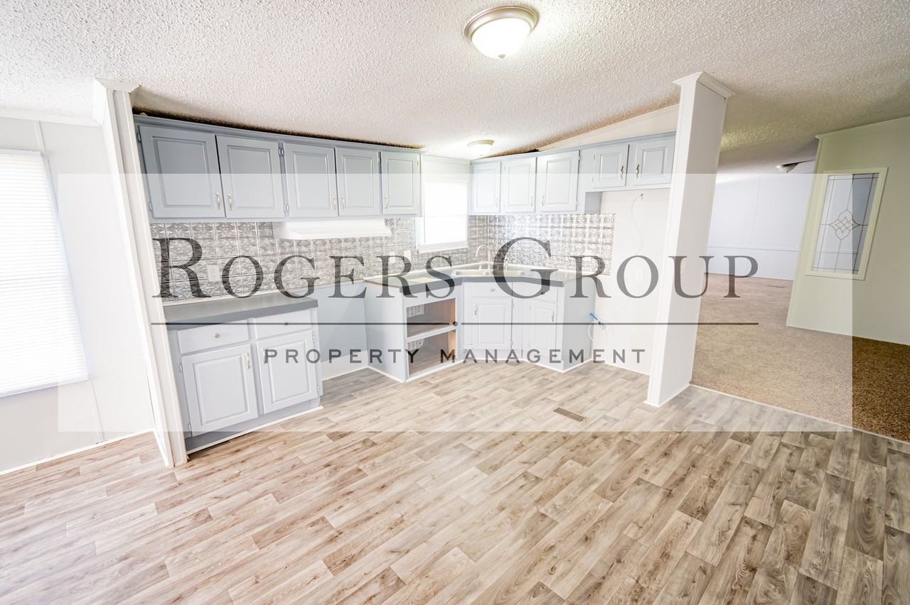 1914 Jacksontown Rd - Photo 2 of 12