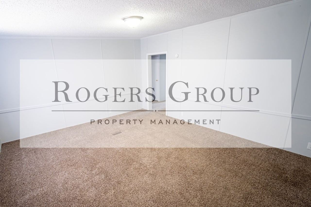 1914 Jacksontown Rd - Photo 7 of 12