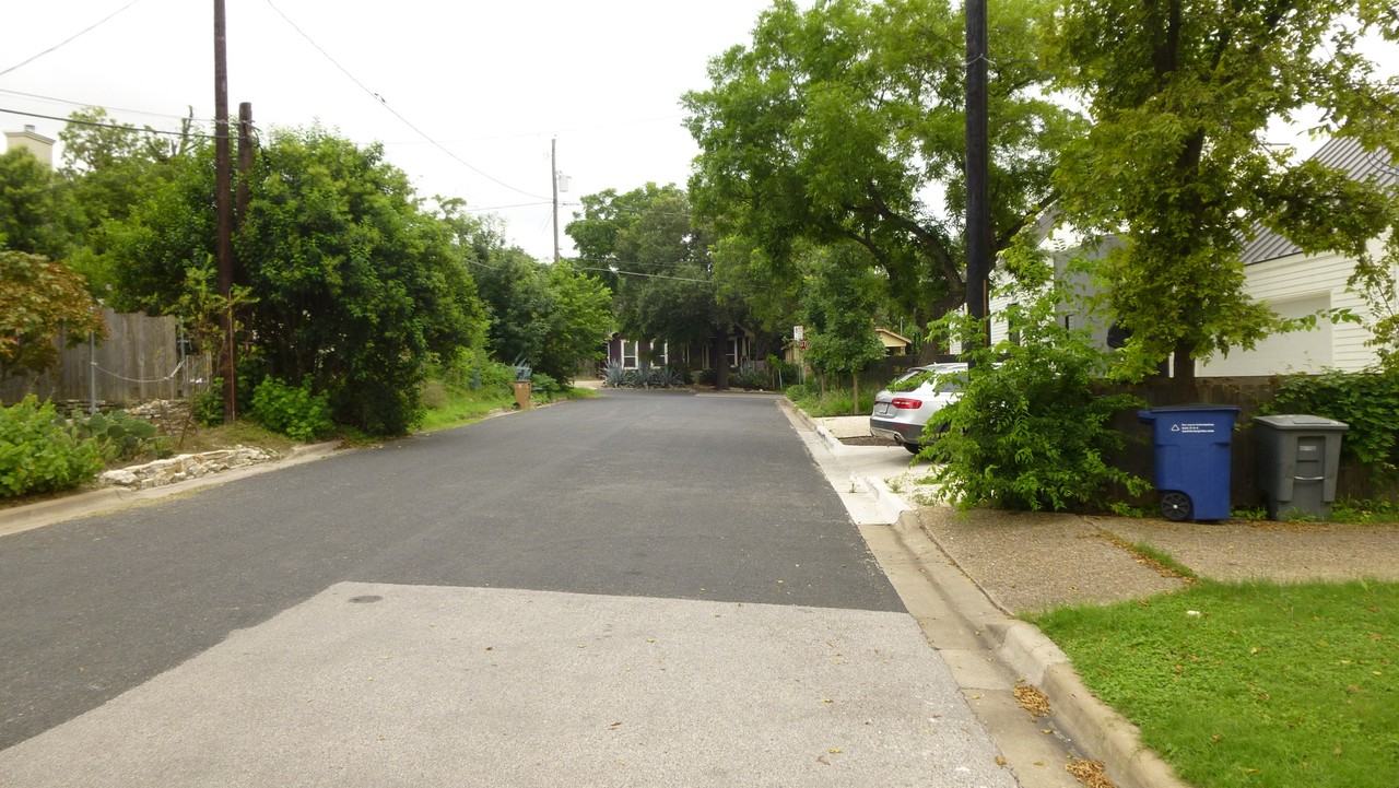 1608 Roma St - Photo 3 of 26