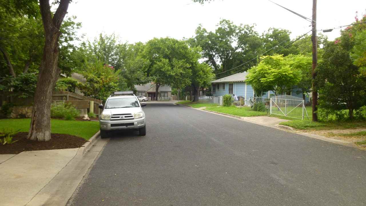 1608 Roma St - Photo 4 of 26