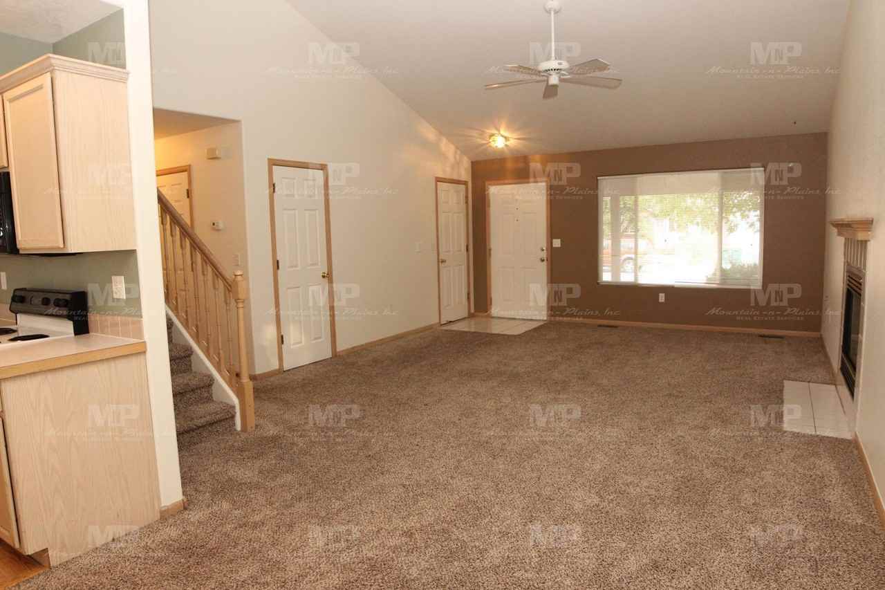 419 Nokomis Ct - Photo 2 of 16