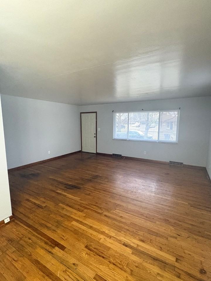 4283 E Mound St - Photo 5 of 18