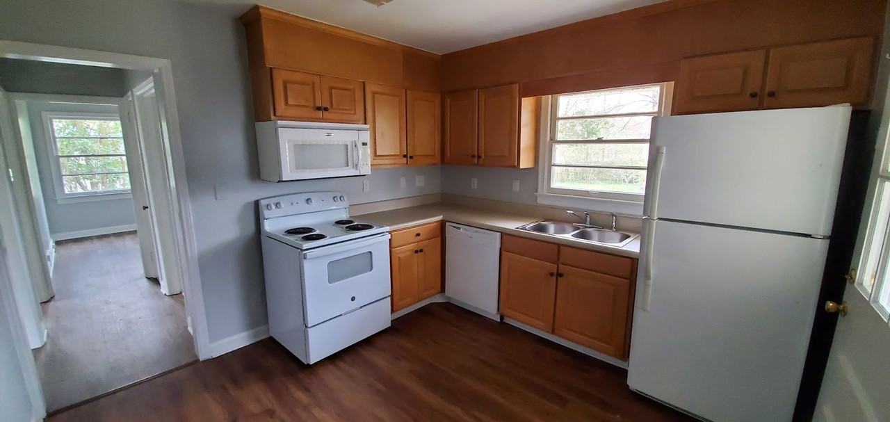 2707 Evergreen Dr - Photo 3 of 8