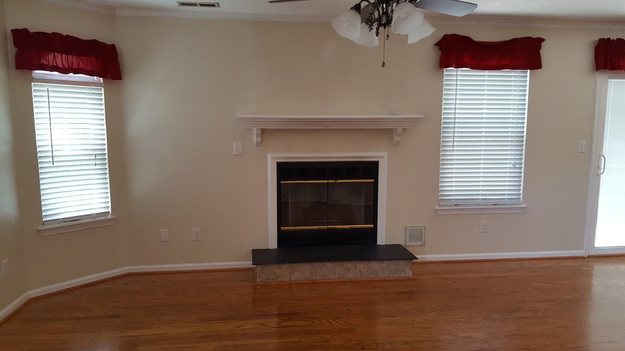 4977 Adelia Dr - Photo 4 of 14